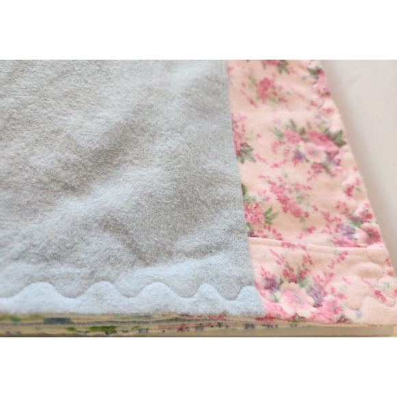 Softest 90's Vtg Handmade Flannel Baby Blanket, Childs Blue Pink Floral - Picture 7 of 10